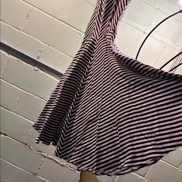 Dollface Dress - Black and White Dress w/ Pockets - Vixen by Micheline Pitt - Picture 4 of 6